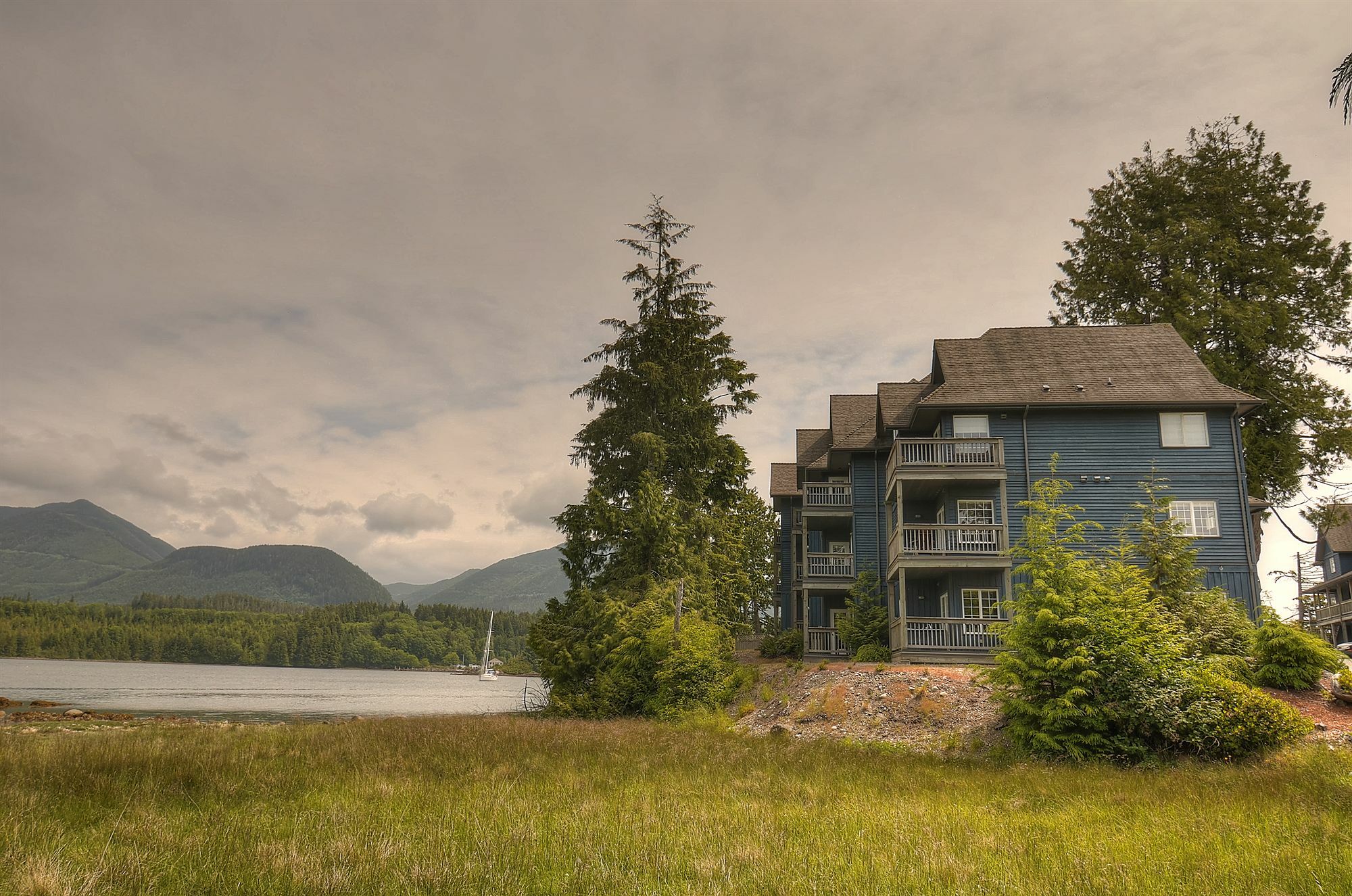 Waters Edge Shoreside Suites Ucluelet Eksteriør bilde