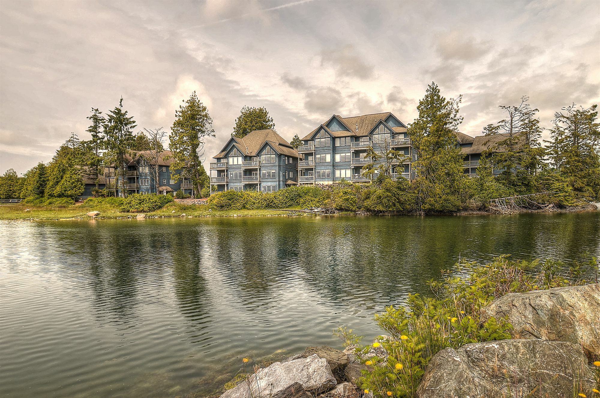 Waters Edge Shoreside Suites Ucluelet Eksteriør bilde